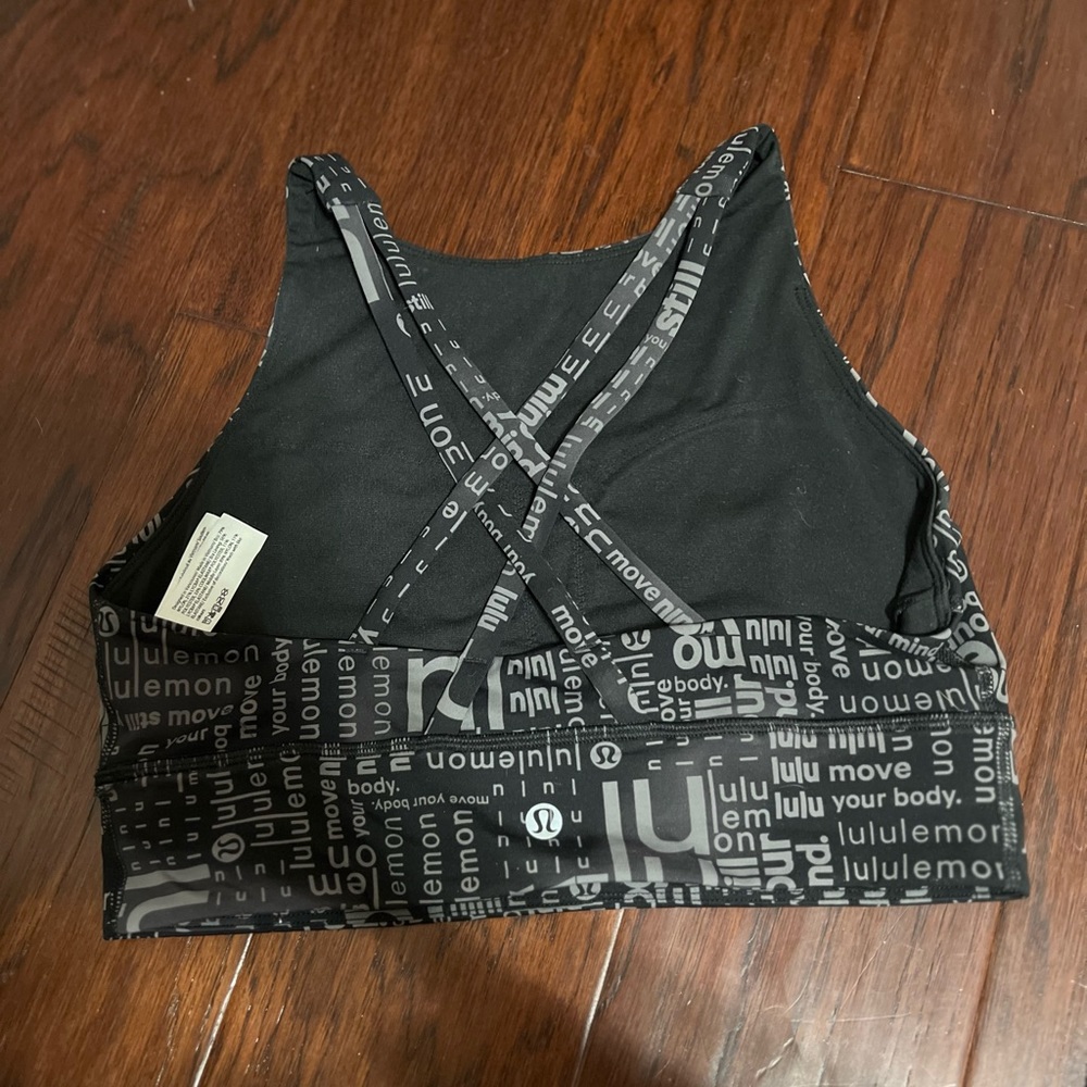 Black and white Lululemon sports bra